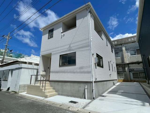 New 2025 4SLDK Investment House for Sale in Okinawa City - Image 1