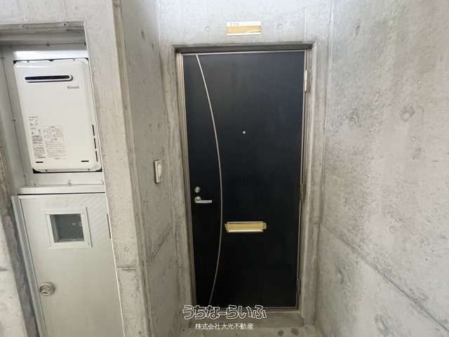 1LDK Apartment with Loft near University of the Ryukyus, Okinawa - Thumbnail 2