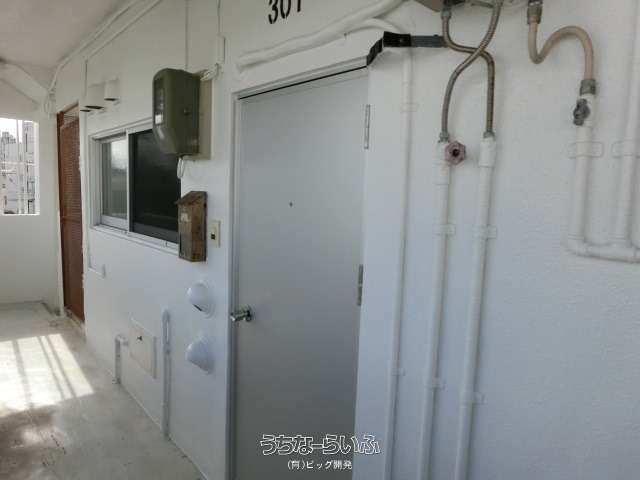Sunrise Building 301: 2DK Apartment for Rent in Ginowan, Okinawa - Thumbnail 3