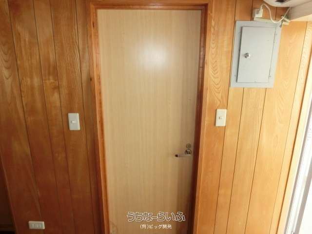 Sunrise Building 301: 2DK Apartment for Rent in Ginowan, Okinawa - Thumbnail 2