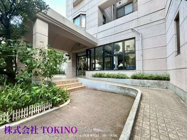 Renovated 2SLDK Apartment in Gran Chateau Matsuo, Naha - Thumbnail 2