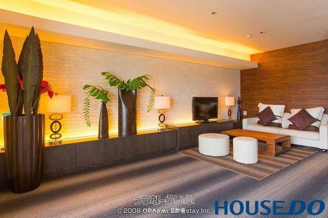 Renovated 2LDK Condo with Ocean Views in Chatan, Okinawa - Thumbnail 4