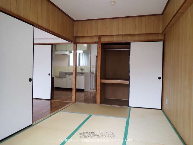 2DK Apartment for Rent in Naha City, Okinawa - Thumbnail 4