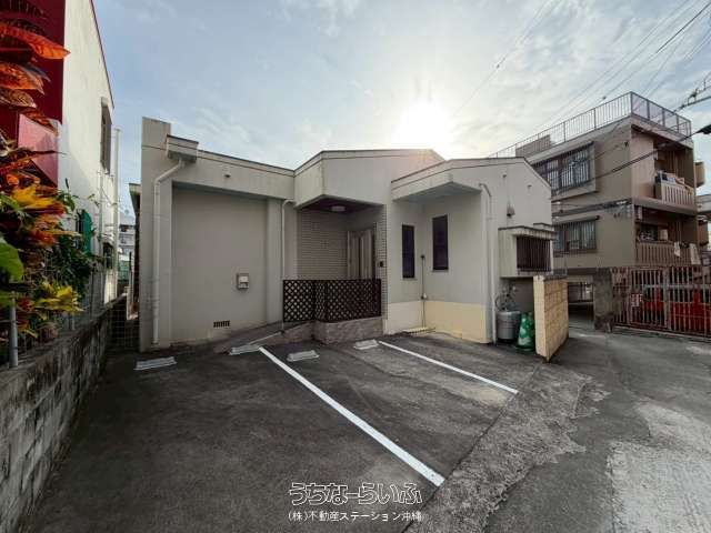 2LDK Detached House for Rent in Naha, Okinawa - Pet Friendly - Thumbnail 2