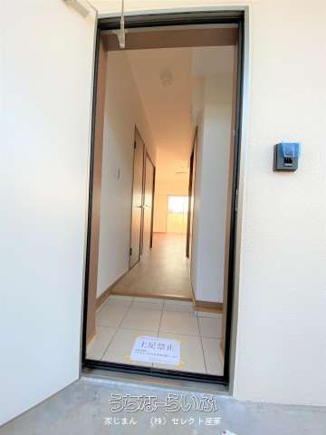 T House 303: Furnished 1R Apartment for Rent in Urasoe, Okinawa - Thumbnail 2