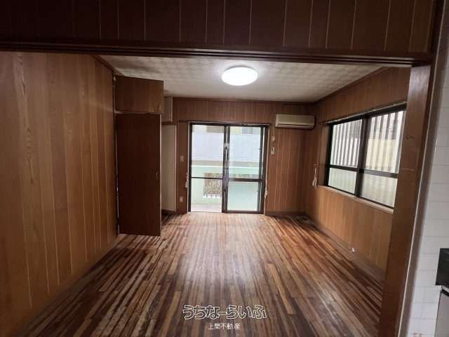 3DK Pet-Friendly Apartment for Rent in Chatan, Okinawa - Thumbnail 4