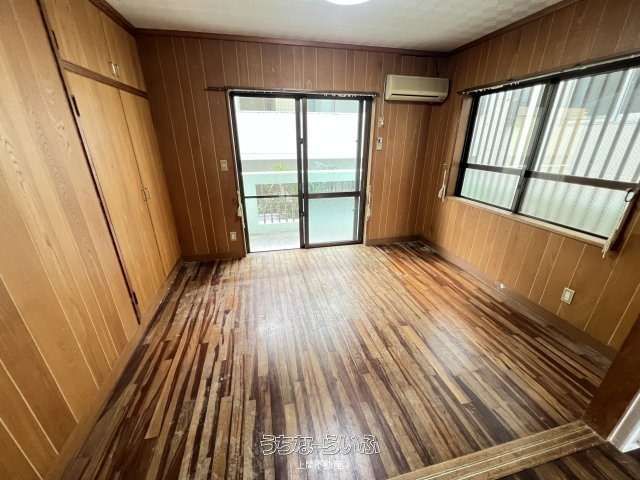 3DK Pet-Friendly Apartment for Rent in Chatan, Okinawa - Thumbnail 3