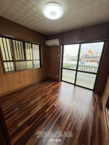 3DK Pet-Friendly Apartment for Rent in Chatan, Okinawa - Thumbnail 2