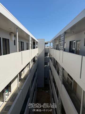 New 2LDK Apartment for Rent in Okinawa City with Pet-Friendly Policy - Thumbnail 2