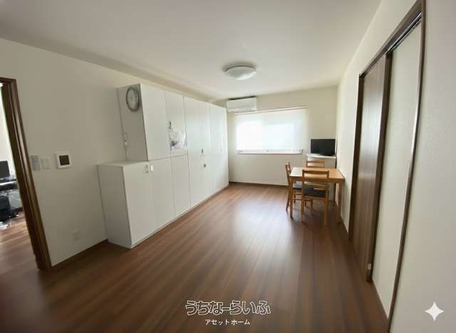 SOHO House with Large Garage for Rent in Tomigusuku, Okinawa - Thumbnail 3