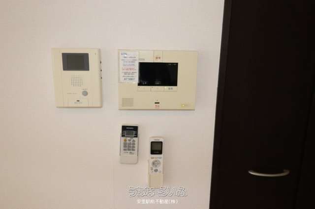 2LDK Pet-Friendly Apartment for Rent in Chatan, Okinawa - Thumbnail 4