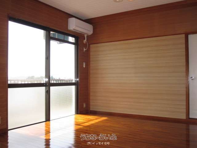 Renovated 3LDK Apartment for Rent in Okinawa City - Thumbnail 2
