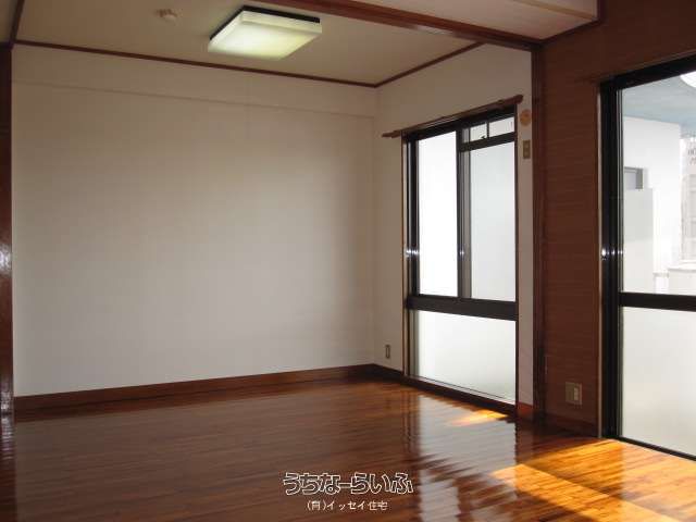 Renovated 3LDK Apartment for Rent in Okinawa City - Thumbnail 4