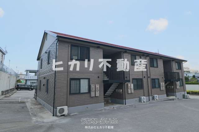 Rent 2DK Apartment in Okinawa City with Free Internet - Image 1