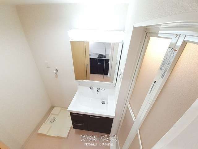 1K Apartment for Rent in Urasoe, Okinawa - Nouvel Elegant Onaga - Thumbnail 2