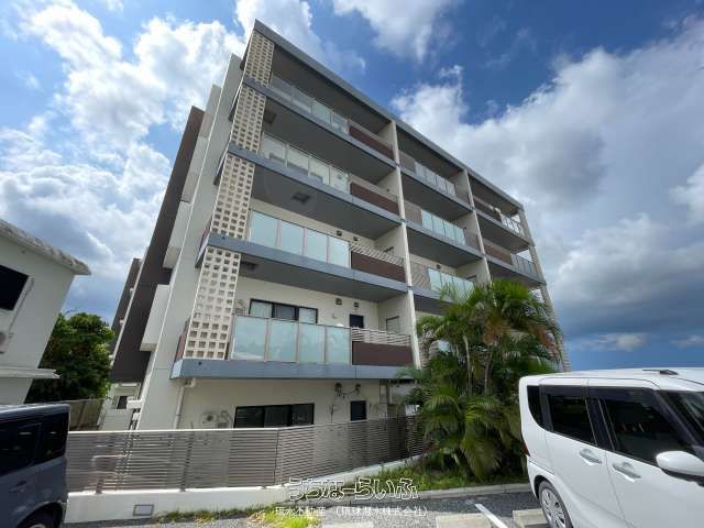 Renovated 2LDK Apartment for Sale in Ginowan, Okinawa - Thumbnail 2