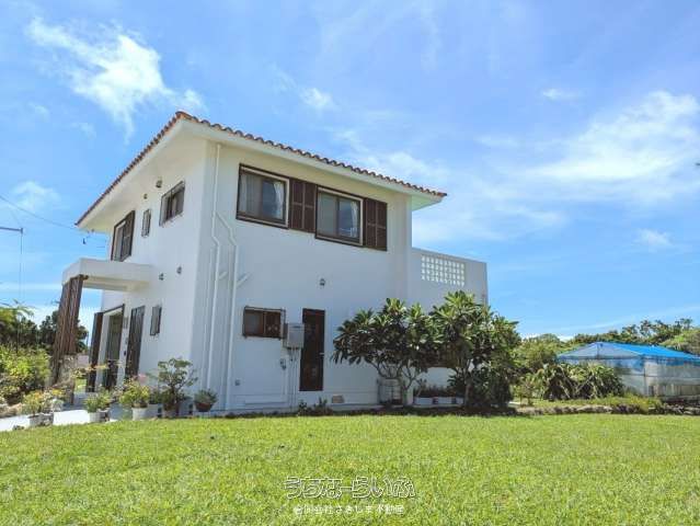 Red-Tiled Ocean View Villa in Shigira Resort, Miyakojima - Thumbnail 2