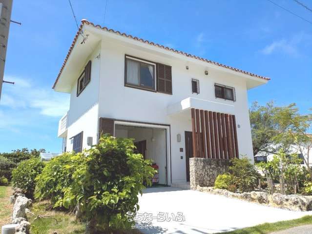 Red-Tiled Ocean View Villa in Shigira Resort, Miyakojima - Thumbnail 4