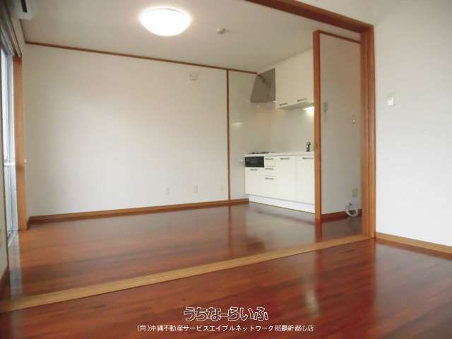 3LDK Apartment for Rent in Uruma City, Okinawa - Ocean View - Thumbnail 3