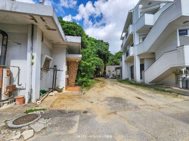 261m² Land for Sale in Chatan, Okinawa - Build Your Dream Home - Thumbnail 3
