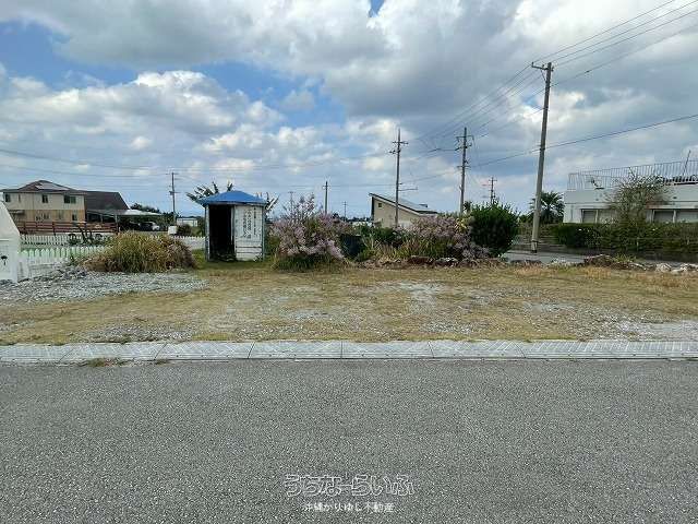 332 sqm Land for Sale in Nakijin Wellness Village, Okinawa - Thumbnail 2