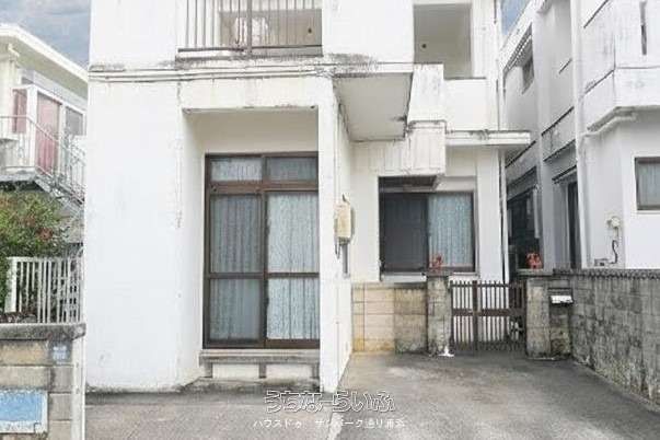 4LDK Family House for Sale in Urasoe, Okinawa - Near Shops & School - Thumbnail 3