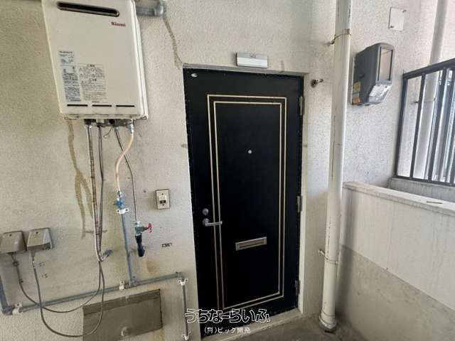 Maison Izumi 402: Spacious 1R Apartment for Rent in Urasoe, Okinawa - Thumbnail 3