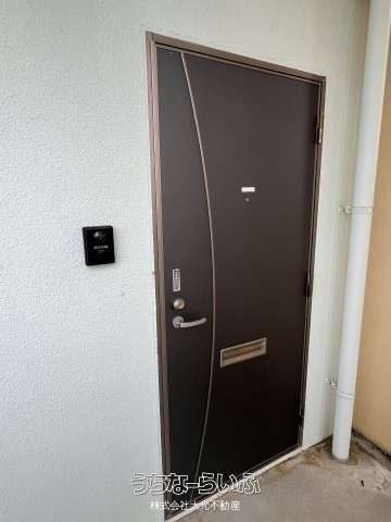 Apple House 305: 3LDK Family Apartment for Rent in Okinawa City - Thumbnail 4
