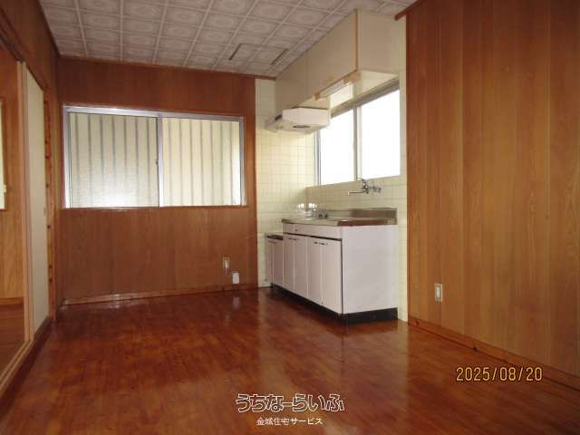 2LDK Apartment for Rent in Haebaru Town, Okinawa - Thumbnail 3