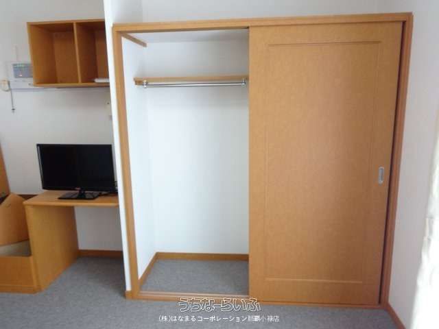 Leo Palace Suzu 209: 1K Furnished Apartment in Okinawa City - Thumbnail 4