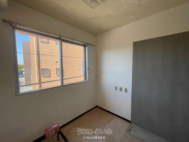 Marukatsu Mansion Room 311 for Rent in Nakagusuku, Okinawa - Thumbnail 4