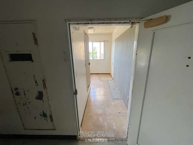 Marukatsu Mansion Room 311 for Rent in Nakagusuku, Okinawa - Thumbnail 3