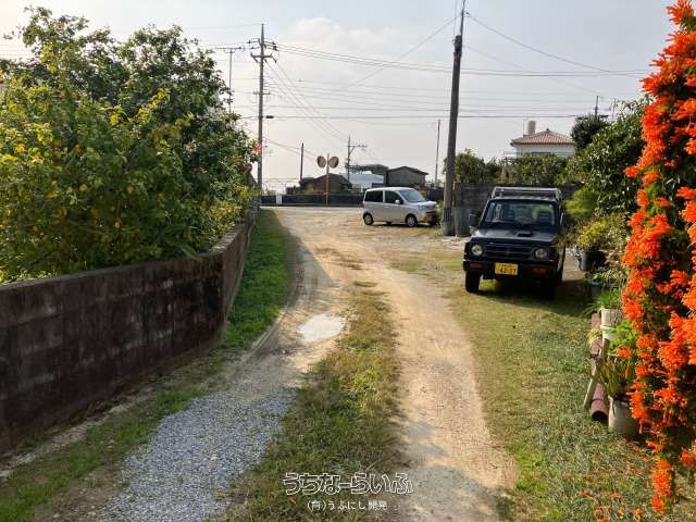 261 Tsubo Land for Sale in Yomitan Village, Okinawa with Old House - Thumbnail 3