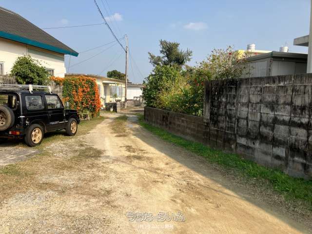 261 Tsubo Land for Sale in Yomitan Village, Okinawa with Old House - Thumbnail 4