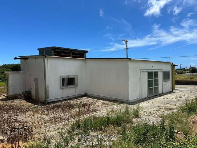 Iejima Warehouse Property for Sale on 1050 sqm Land in Okinawa - Thumbnail 3