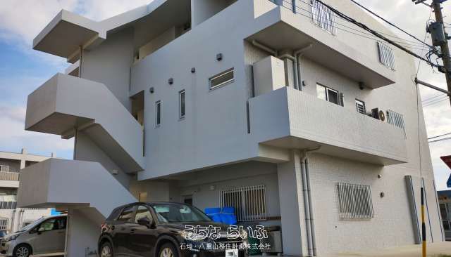 Spacious 2LDK Apartment for Rent in Maezato, Ishigaki City - Thumbnail 2
