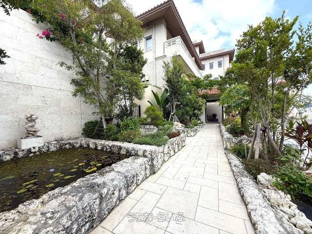 Premist Shuri Kinjo-cho 2LDK Condo with Panoramic Views in Naha - Thumbnail 3