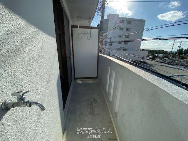 Maison Excel 3-A: Spacious Top-Floor Rental in Chatan, Okinawa - Image 1