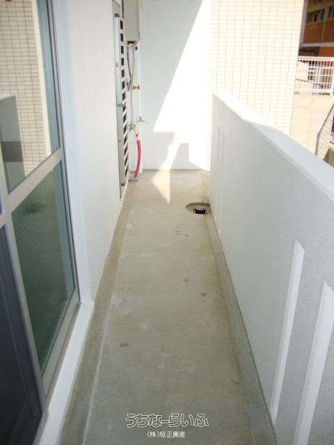 Rent 2LDK Apartment in Tomigusuku, Okinawa - S.T. Palace 1-B - Thumbnail 2