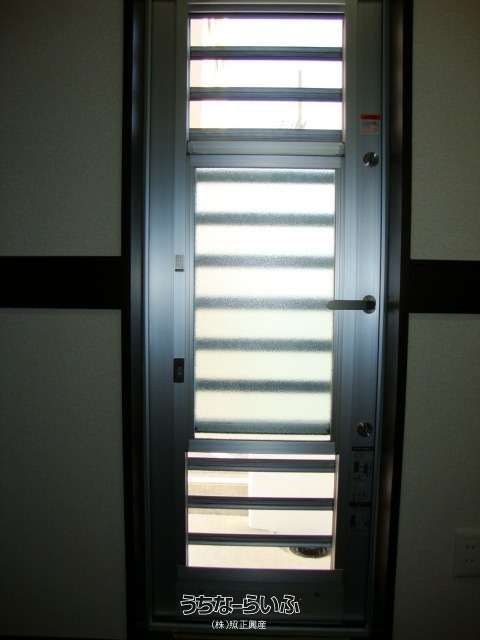 Rent 2LDK Apartment in Tomigusuku, Okinawa - S.T. Palace 1-B - Thumbnail 4