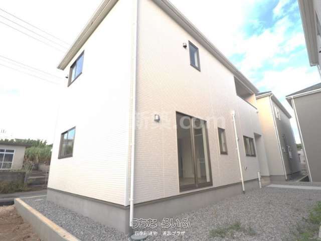 New 4LDK Wooden House in Itoman, Okinawa with Move-In Benefits - Thumbnail 3