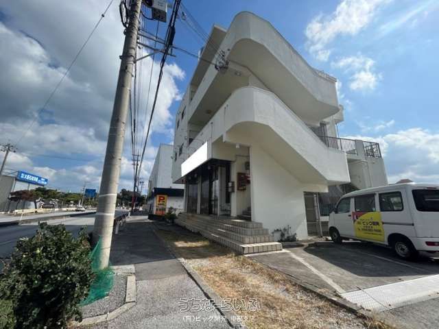 Uruma City Apartment Building for Sale | 5.5% Yield - Thumbnail 3