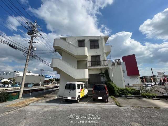 Uruma City Apartment Building for Sale | 5.5% Yield - Thumbnail 4