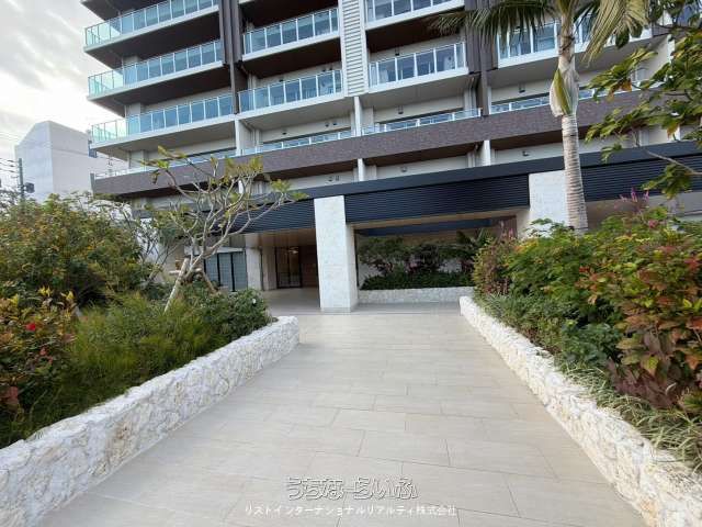 New Top-Floor Condo with Ocean Views in Rycom Hills, Okinawa - Image 1
