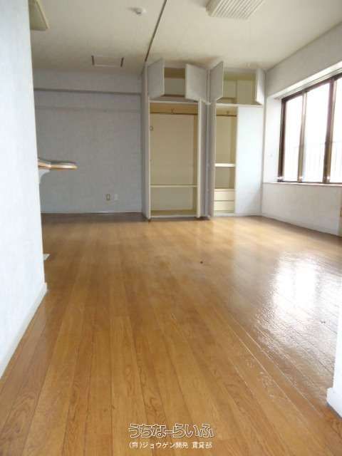 1R Apartment for Rent in Ginowan, Okinawa - Haiyu 205 - Thumbnail 2