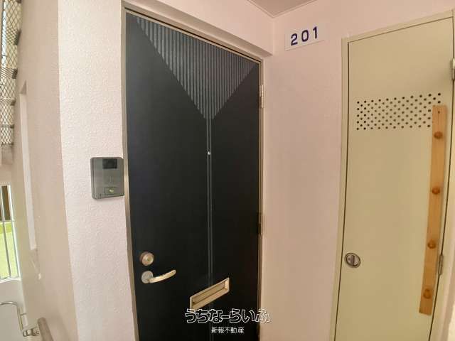 1K Apartment for Rent in Urasoe City, Okinawa - 45,000 Yen - Thumbnail 3
