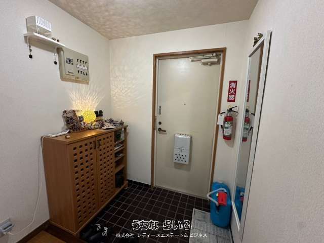 3LDK Apartment with Sea View & Sunroof Balcony in Urasoe - Thumbnail 4