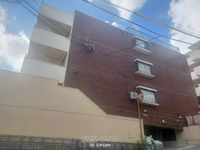 Maisonette Apartment with Naha Views in Oroku, Naha City - Thumbnail 2