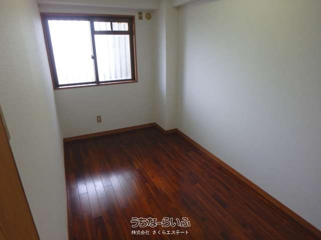 2LDK Apartment for Sale in Okinawa City, Yogi - Thumbnail 4