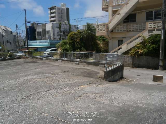 Misato 1-chome Parking Lot Rental in Okinawa City - Thumbnail 4